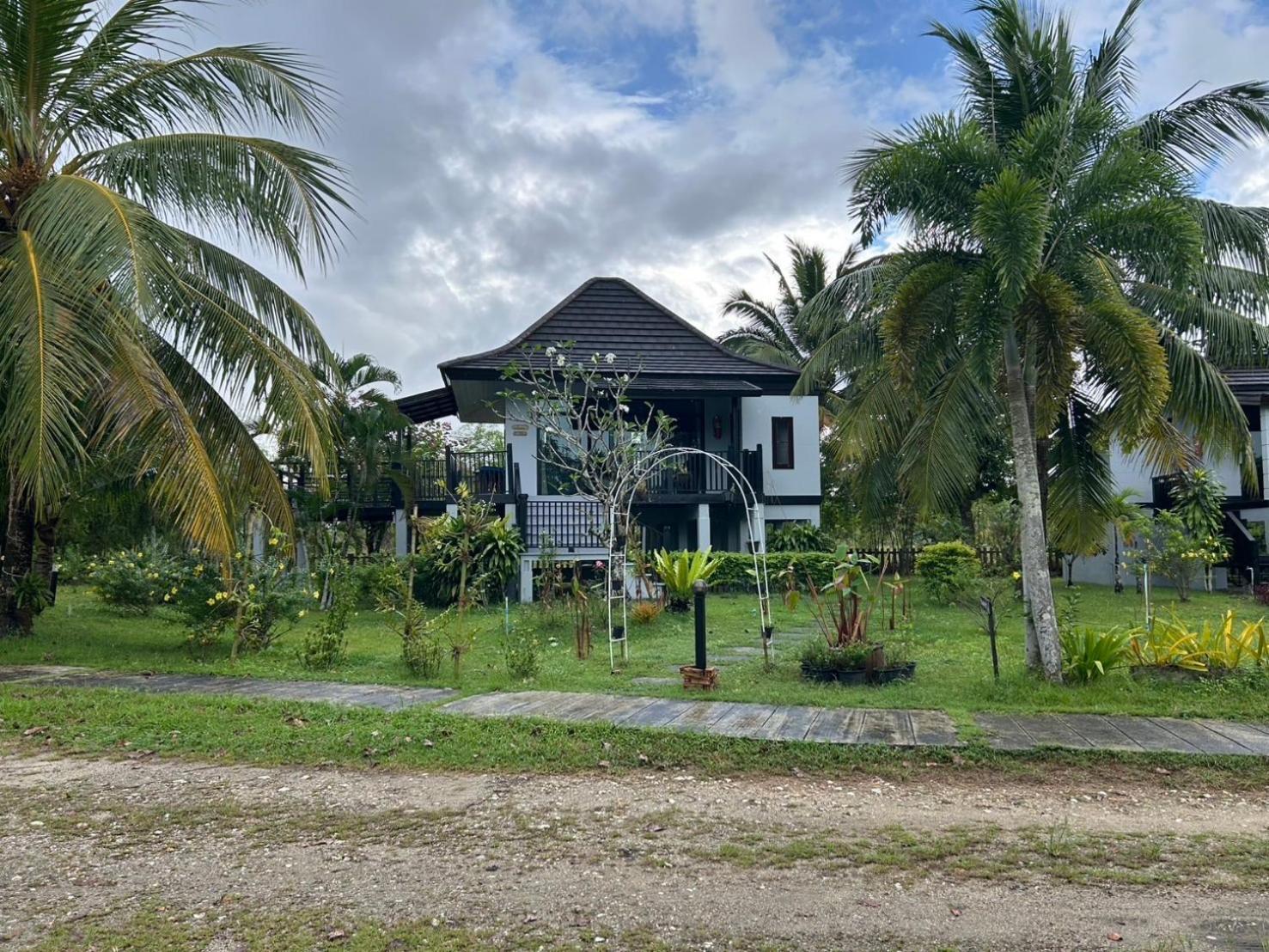 The Hip Resort @ Khao Lak Bang Sak Exterior photo
