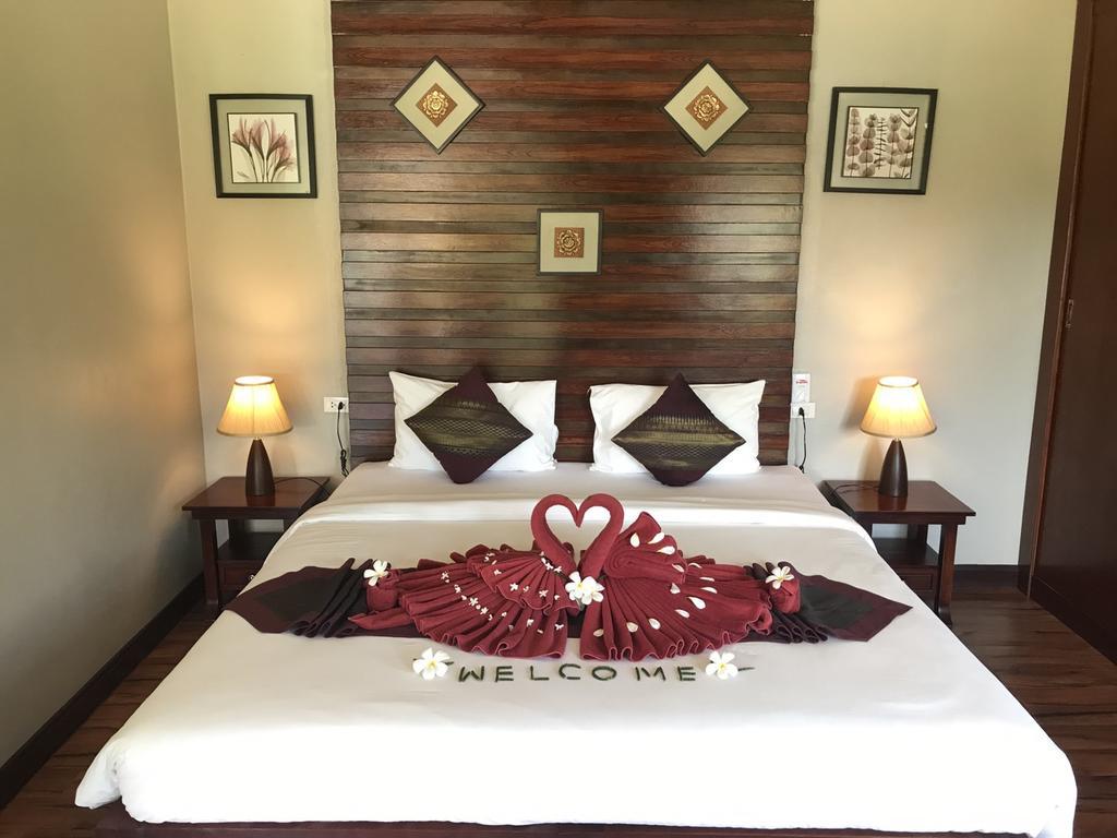 The Hip Resort @ Khao Lak Bang Sak Exterior photo