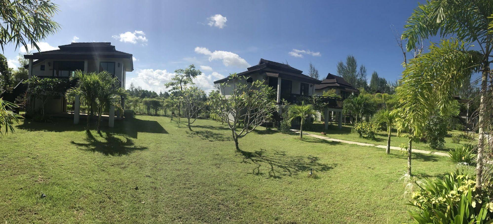 The Hip Resort @ Khao Lak Bang Sak Exterior photo