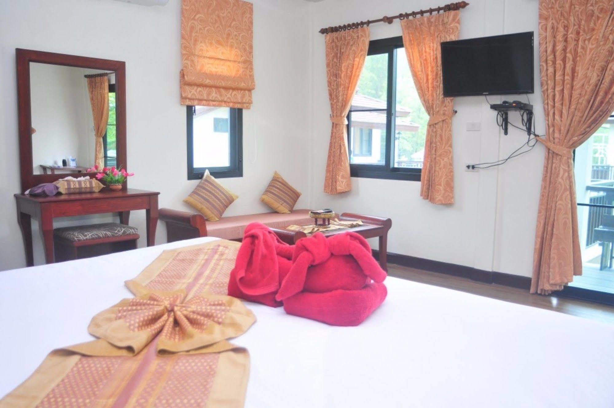 The Hip Resort @ Khao Lak Bang Sak Exterior photo