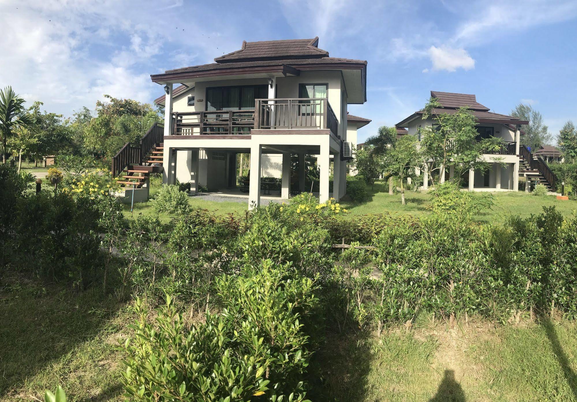 The Hip Resort @ Khao Lak Bang Sak Exterior photo
