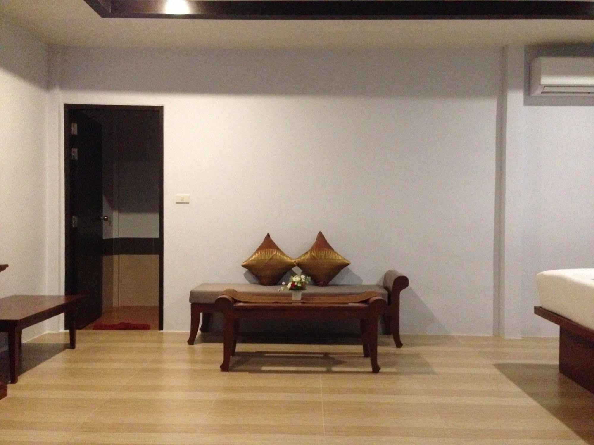 The Hip Resort @ Khao Lak Bang Sak Exterior photo